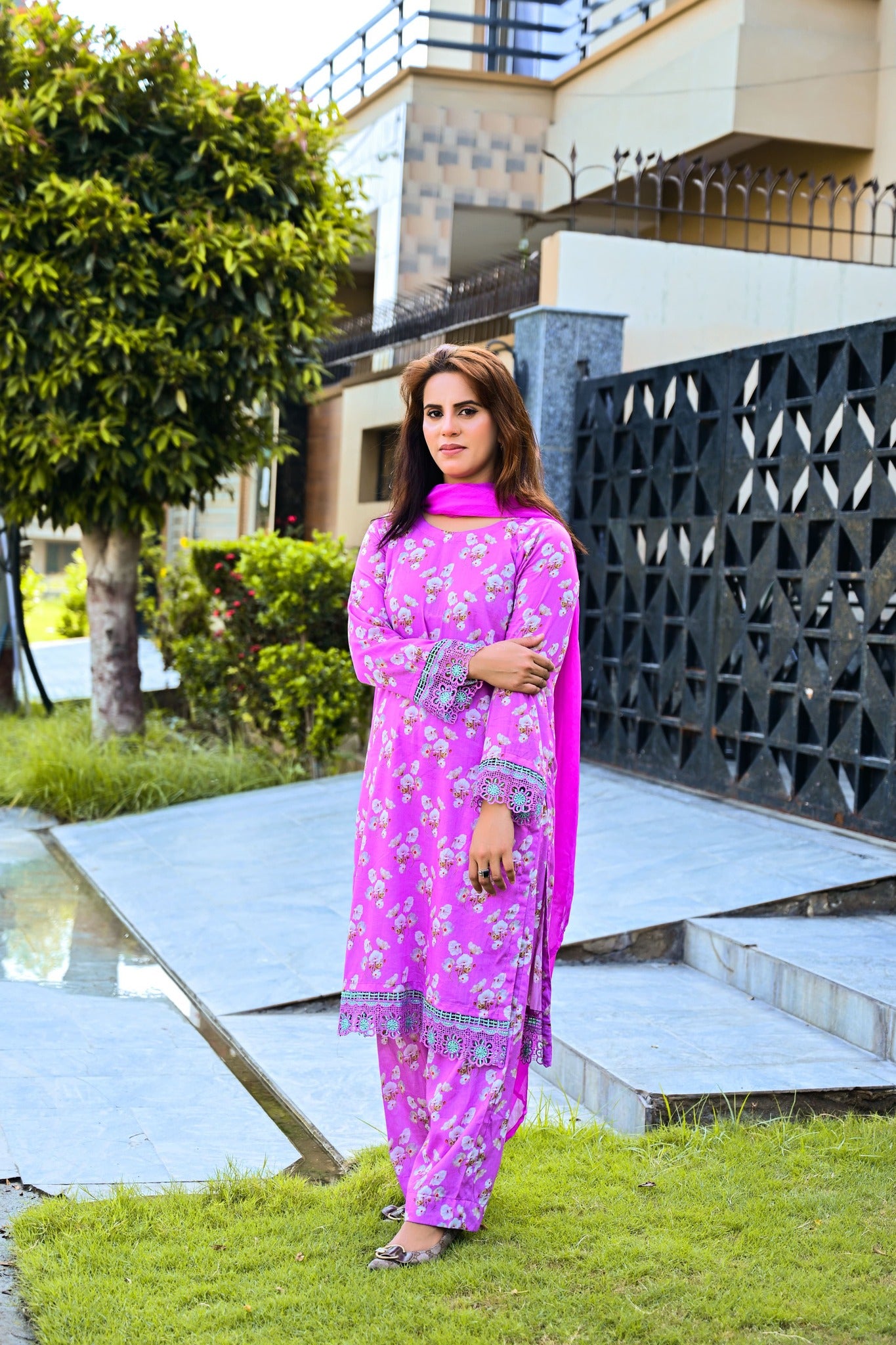 All-Over-Lawn - Article No.03