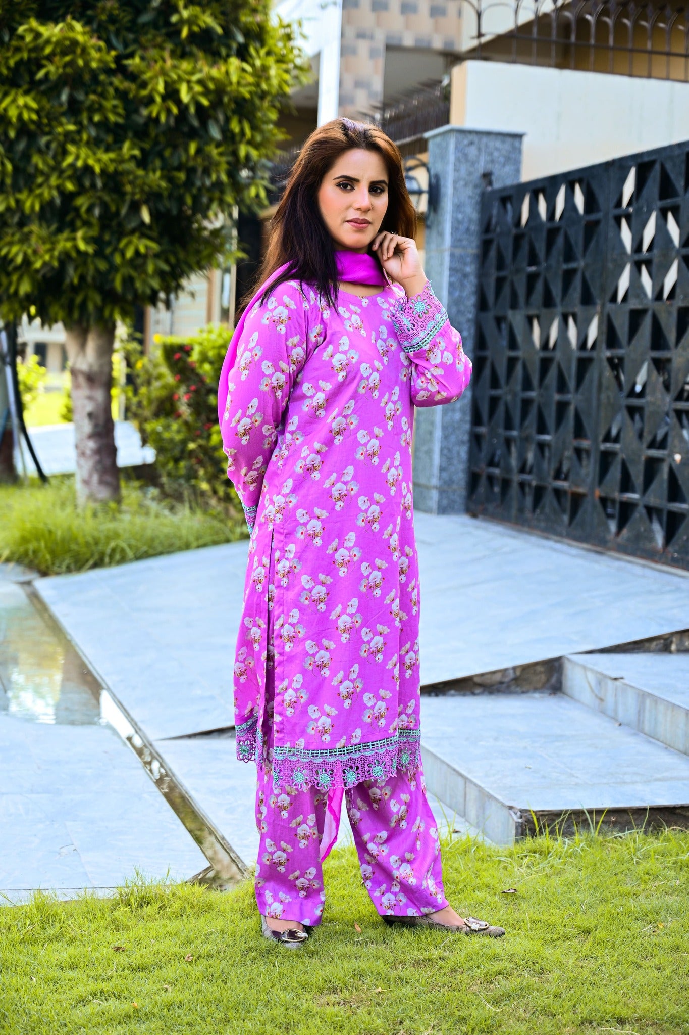 All-Over-Lawn - Article No.03